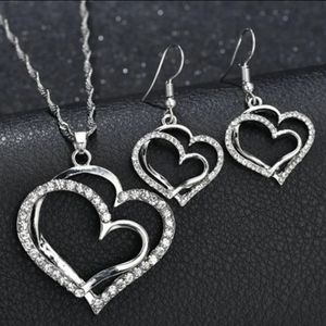 DOUBLE HEART NECKLACE AND EARRING SET SILVER / WHITE TOPAZ